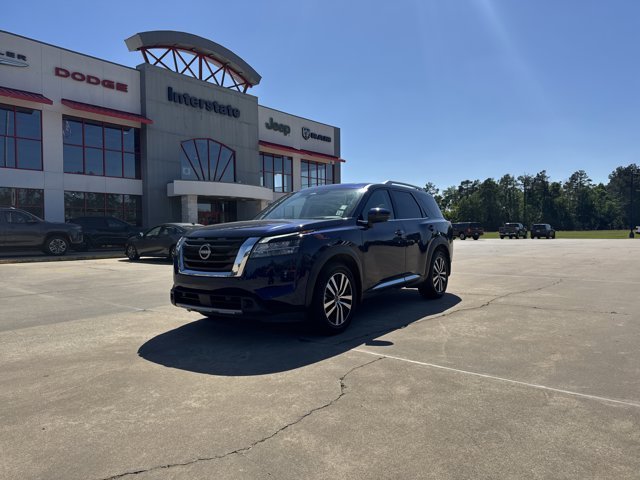2024 Nissan Pathfinder Platinum 2WD's photo