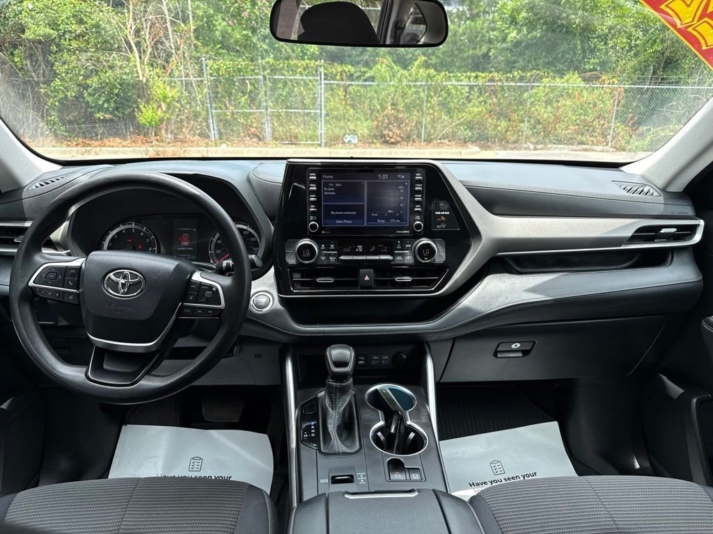 Used 2022 Gray Toyota L image 17