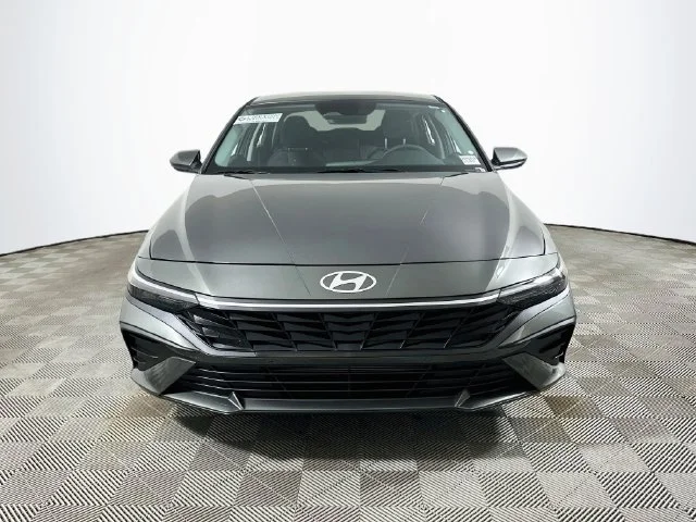 New 2026 Hyundai ELANTRA SE