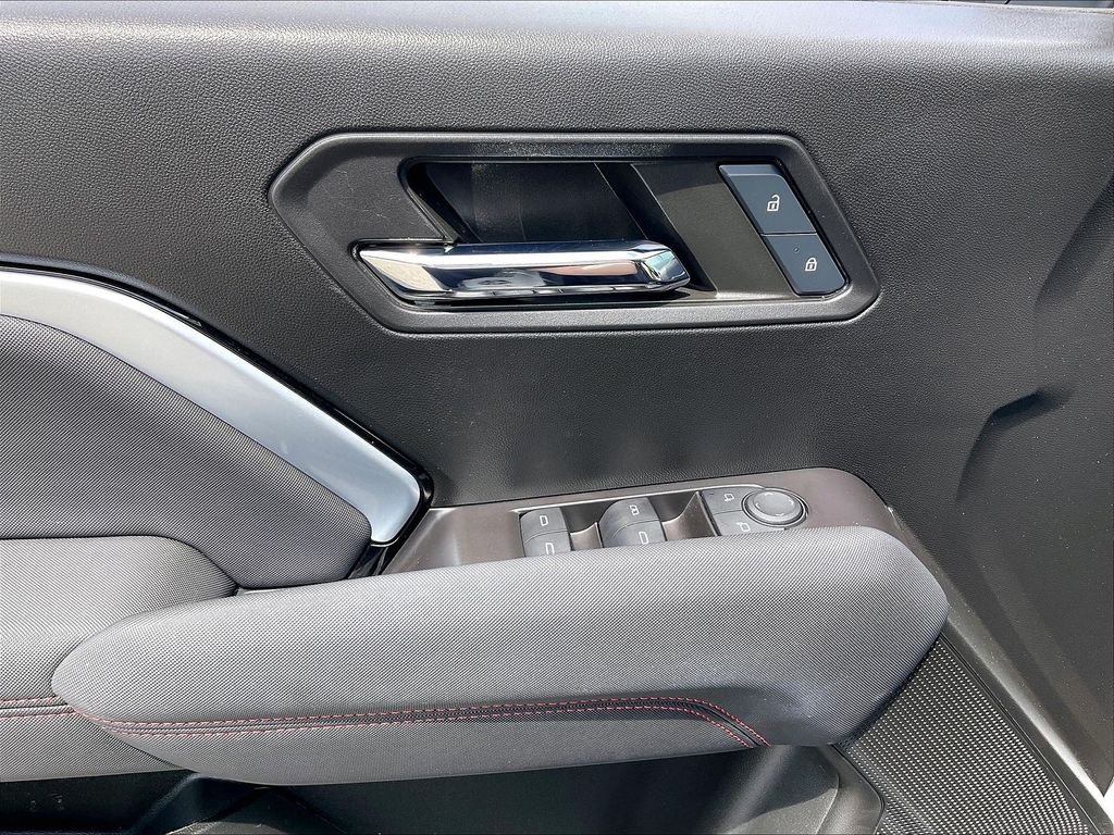 Used 2024 Summit White Chevrolet Z71 image 37
