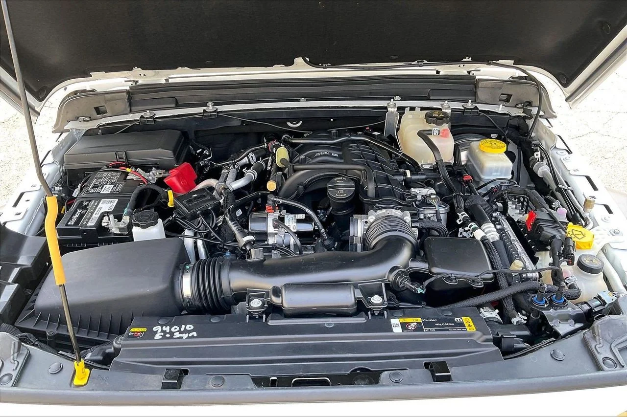 Used 2023 White Jeep Sport image 36