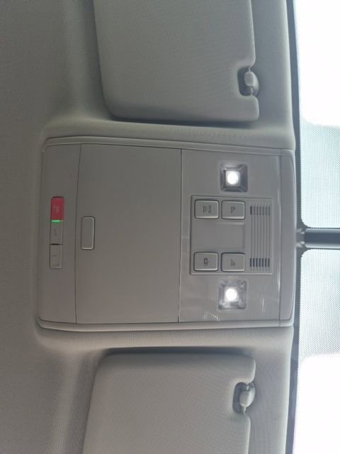 2022 Volkswagen Atlas SE w/Tech - Photo 25