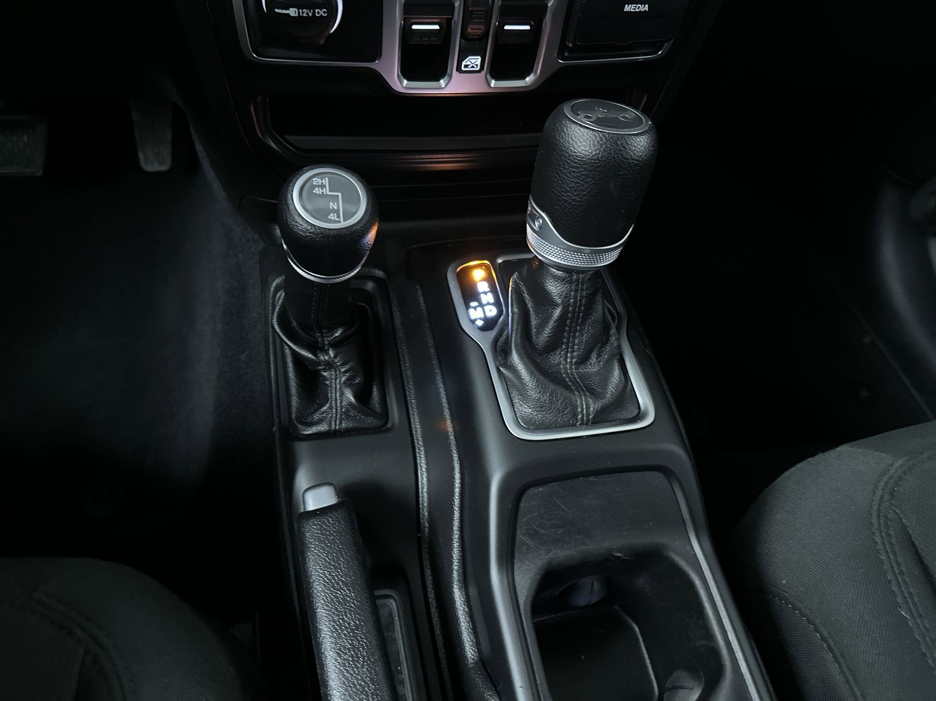 Used 2019 Black Clearcoat Jeep Sport S image 20