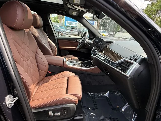 Certified Used 2024 Carbon Black Metallic BMW xDrive40i image 30