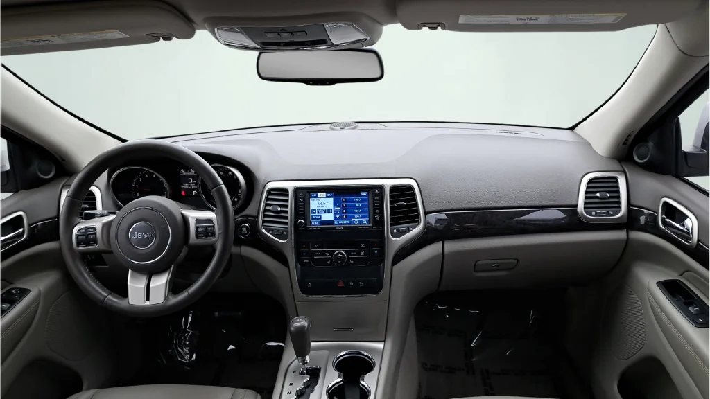 Used 2011 Silver Jeep Laredo image 17