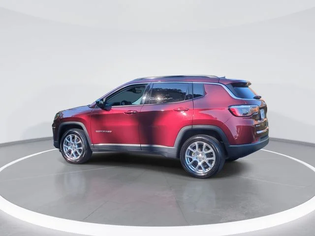 Used 2022 Red Jeep Latitude Lux image 5