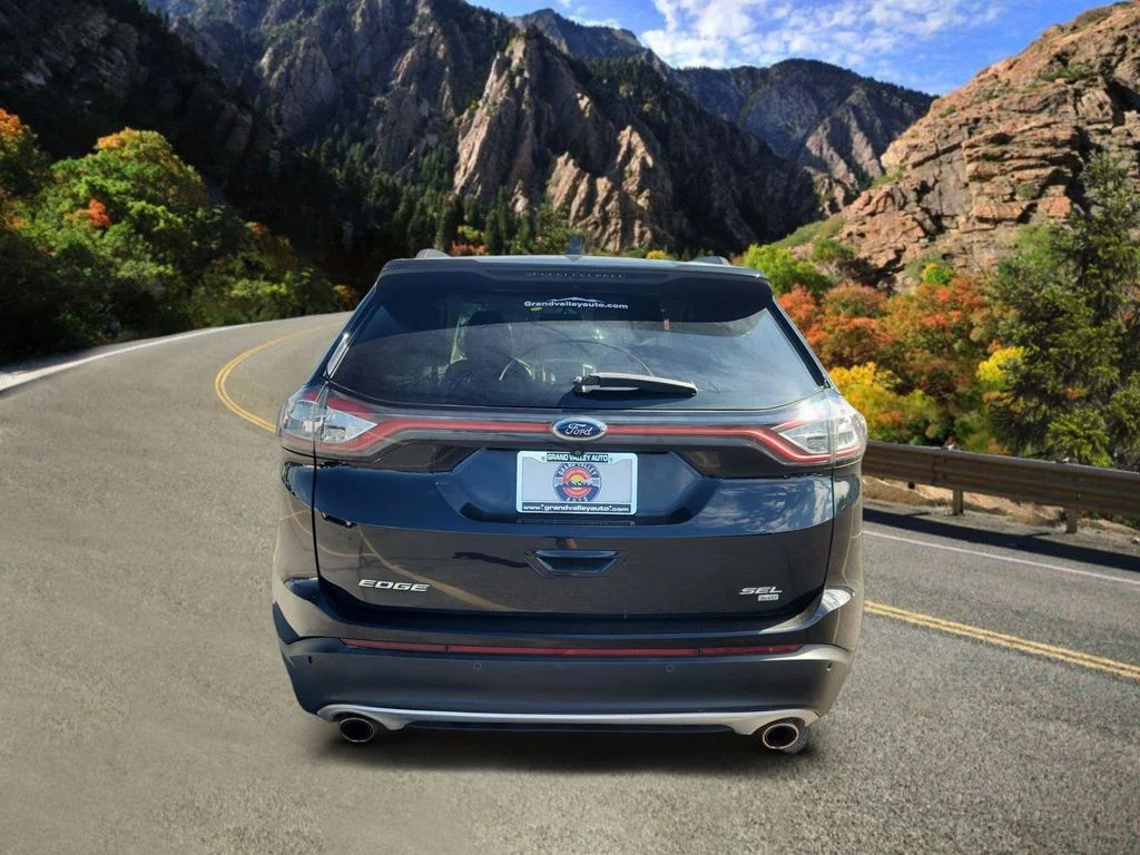Used 2016 Black Ford SEL image 4