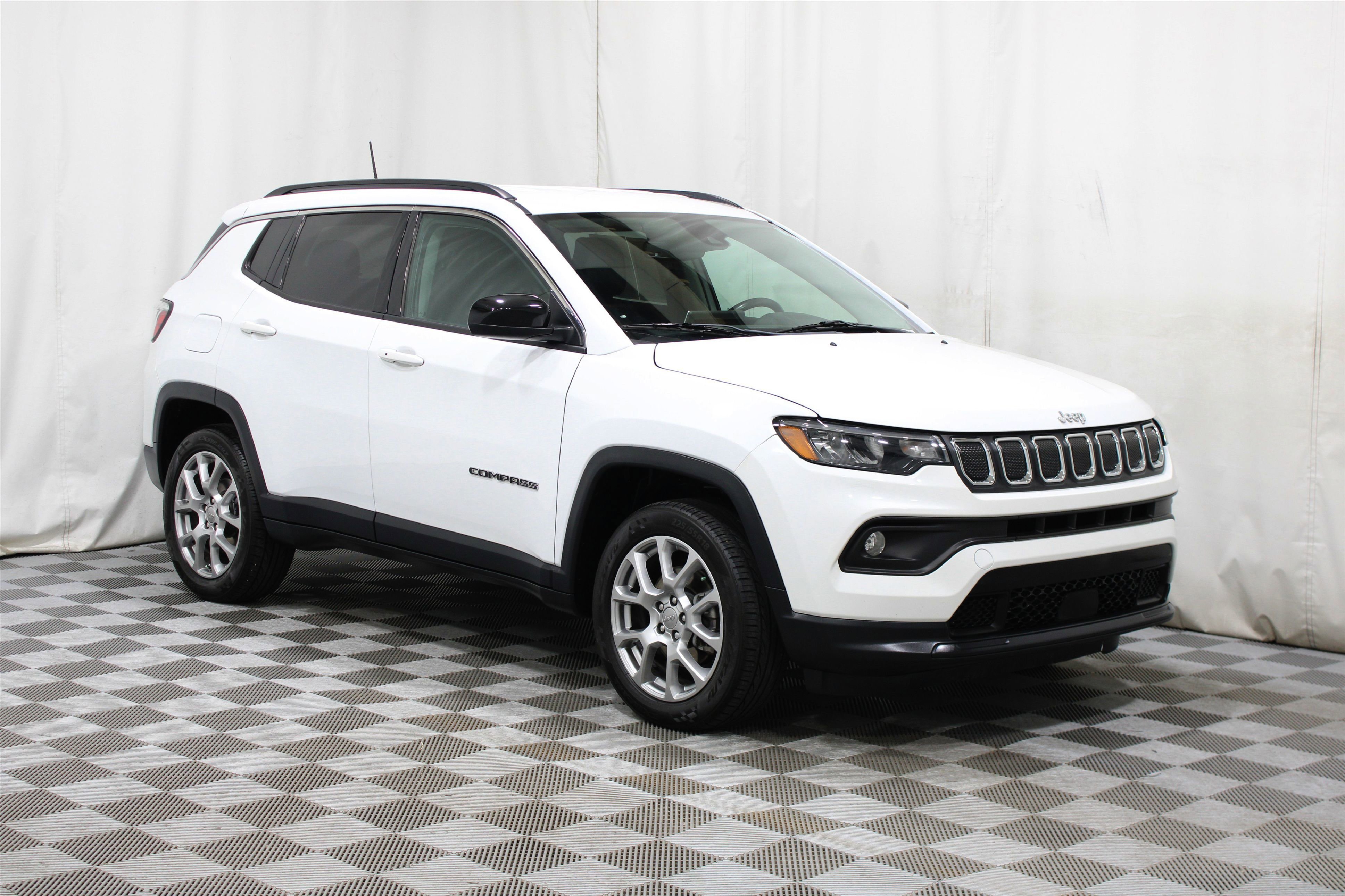 2022 Jeep Compass Latitude Lux 4X4's photo