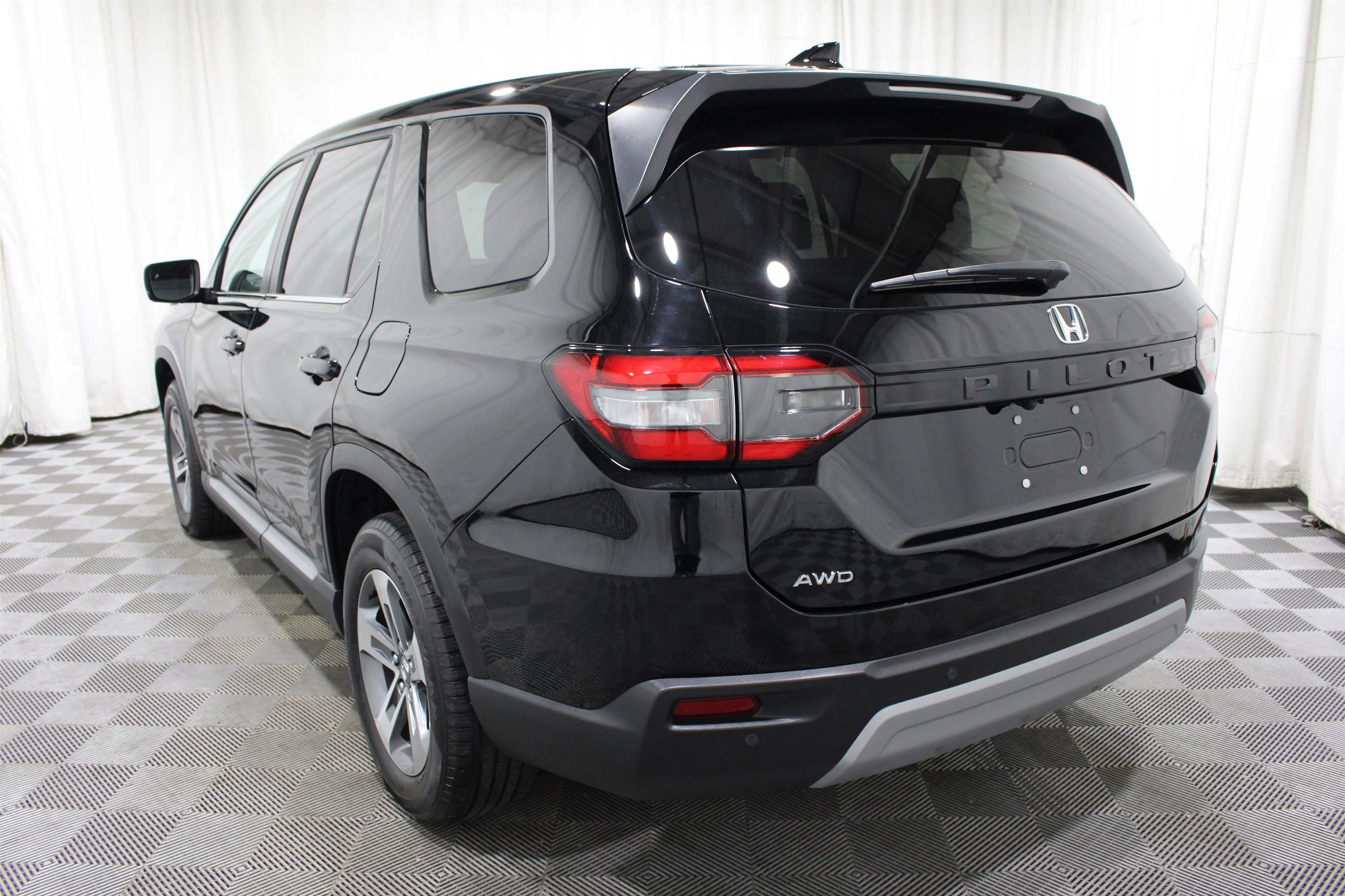 2025 Honda Pilot EX-L - Photo 34