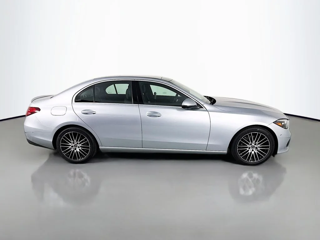 Used 2025  Mercedes-Benz C 300 image 32