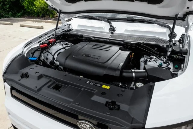 New 2026 Fuji White Land Rover S image 61