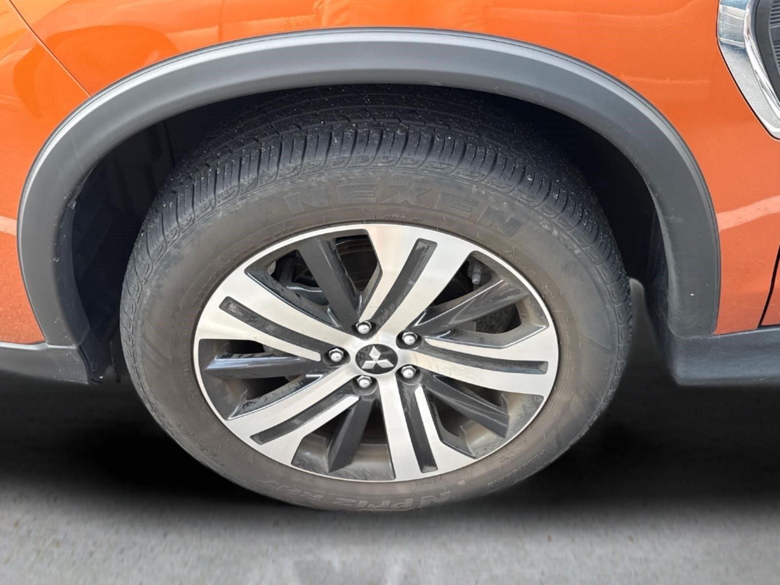 Used 2023 Sunshine Orange Metallic Mitsubishi ES image 4