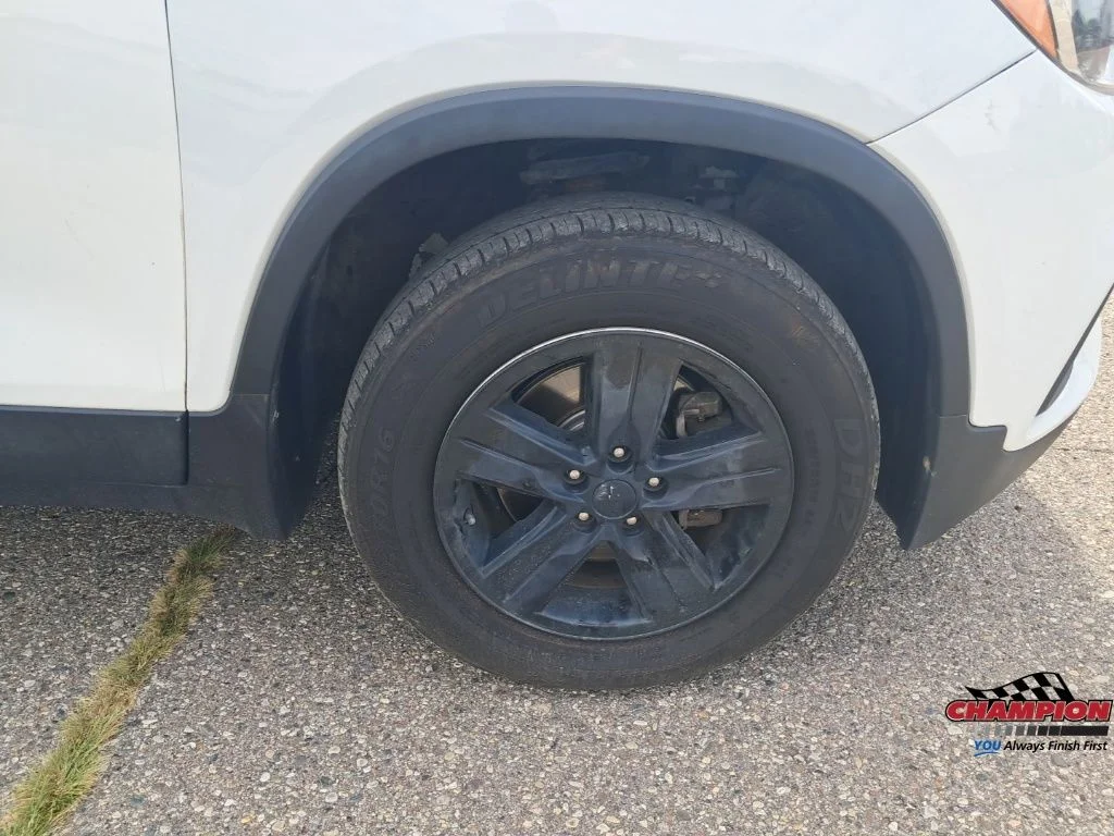 Used 2018 White Chevrolet LS image 34