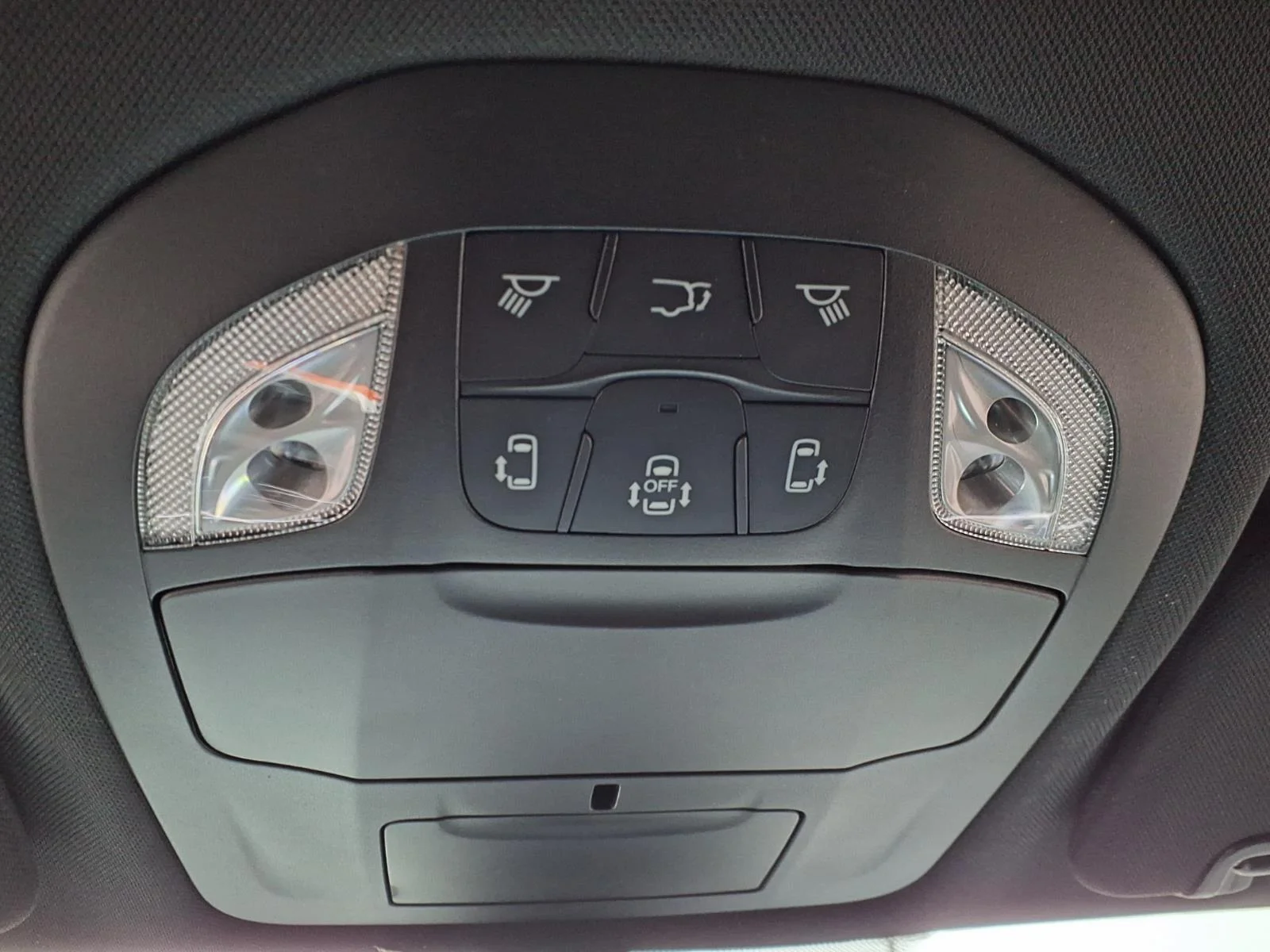 New 2026 Silver Mist Clear-Coat Exterior Paint Chrysler Select image 9