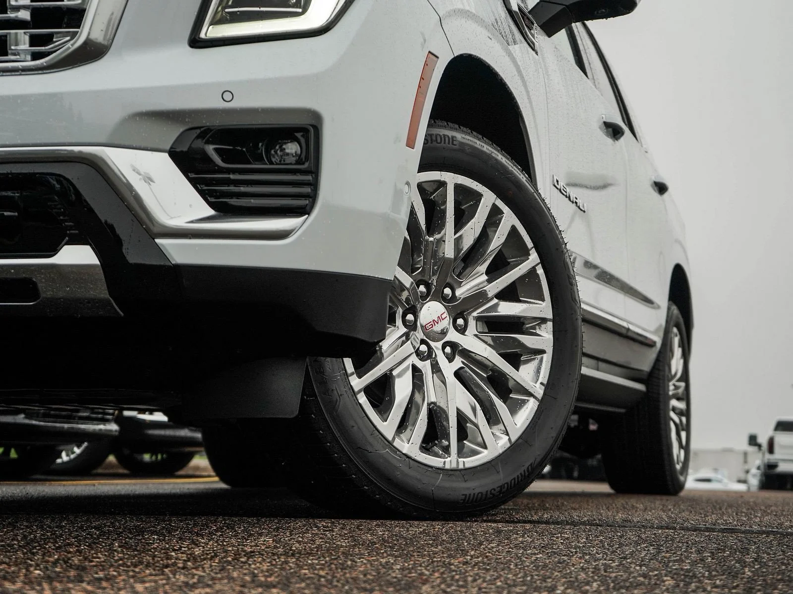 2026 GMC Yukon Denali - Photo 6