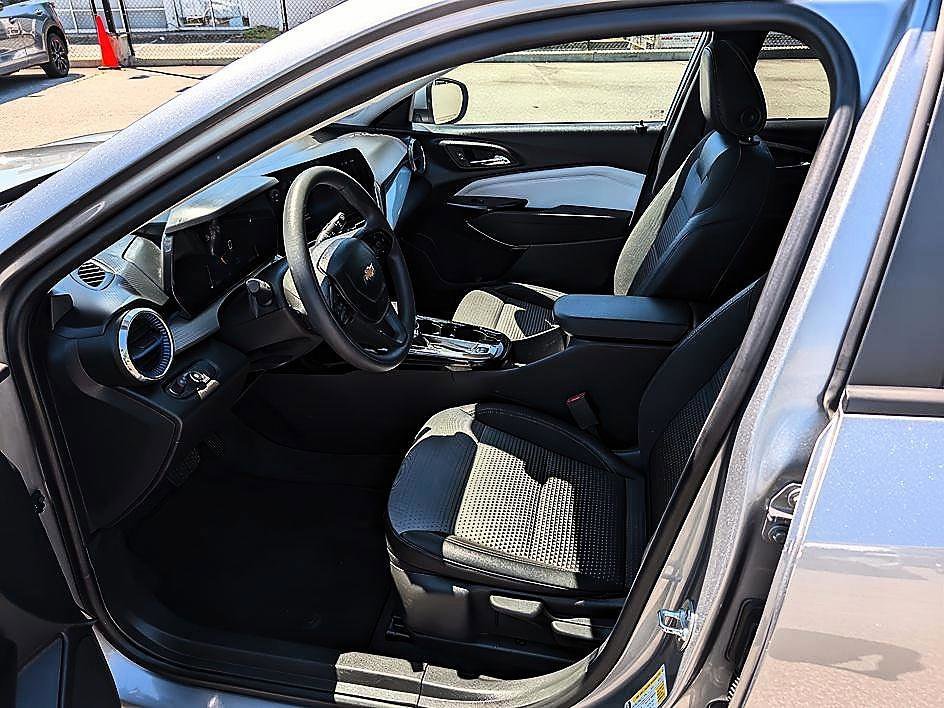 Used 2025 Sterling Gray Metallic Chevrolet LT image 8