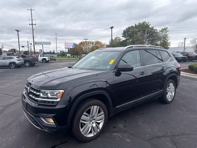 Used 2019 Deep Black Volkswagen SEL image 12