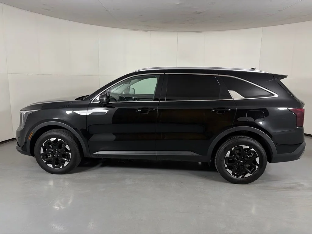 Used 2024 Black Kia S image 5