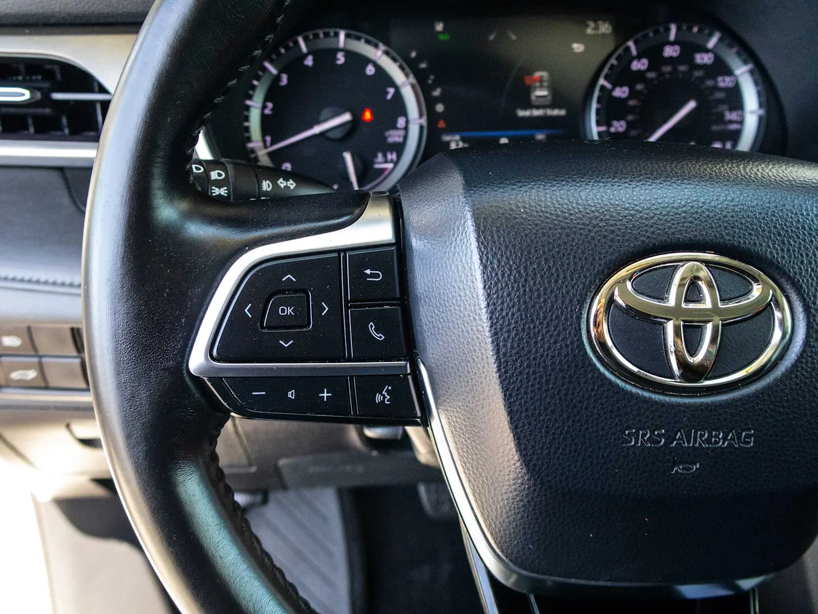 Used 2020 Blizzard Pearl Toyota XLE image 43