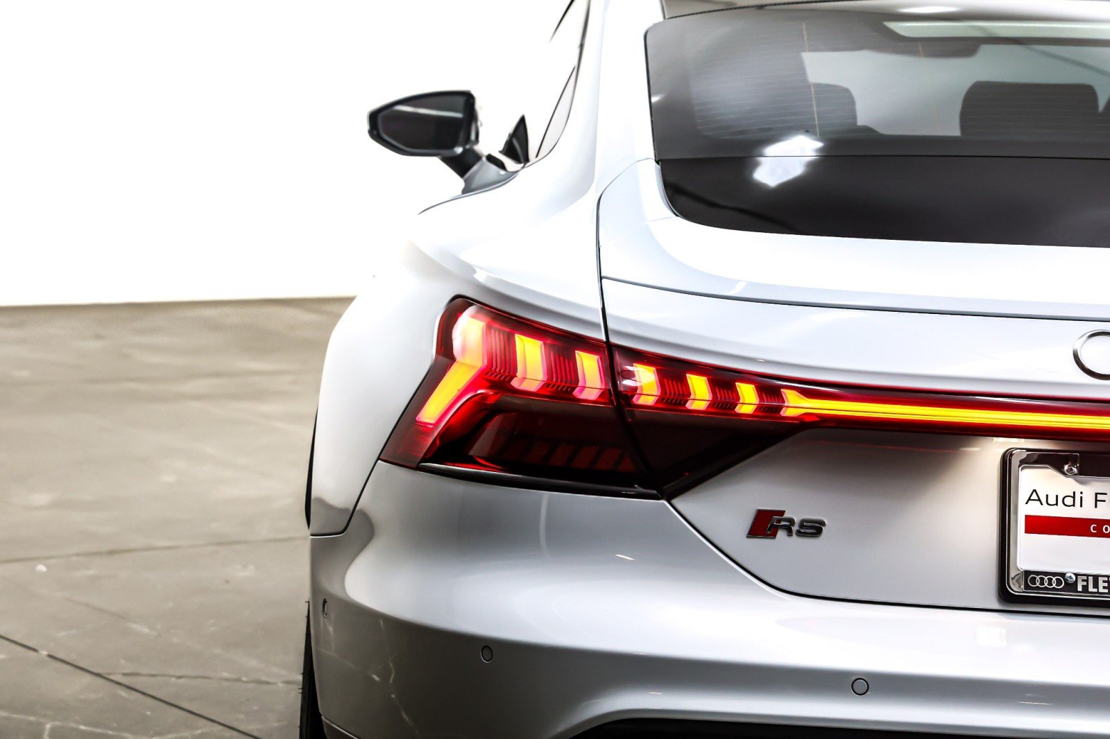 2024 Audi e-tron GT Prestige - Photo 16