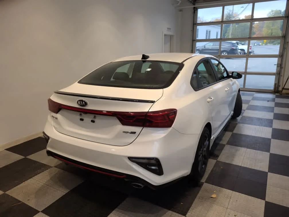 Used 2021 Snow White Pearl Kia GT-Line image 5