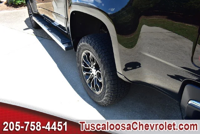 Used 2022 BLACK Chevrolet 4WD LT image 17