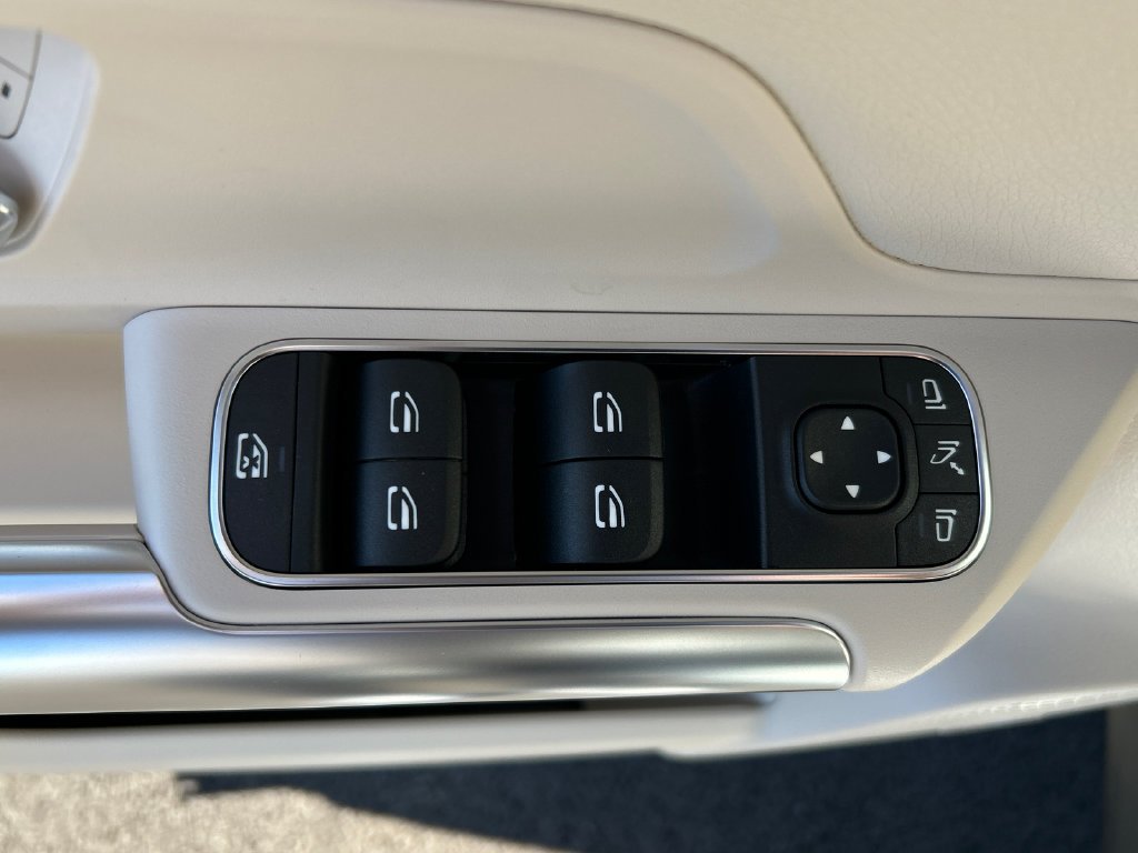 New 2026 Polar White Mercedes-Benz GLA 250 image 12
