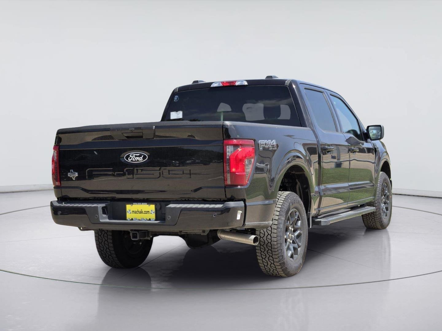 New 2026 Agate Black Metallic Ford XLT image 4