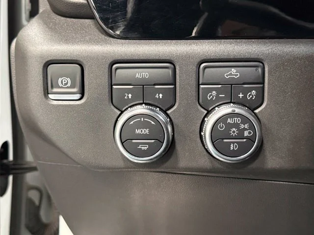 Used 2024 White GMC Elevation image 14