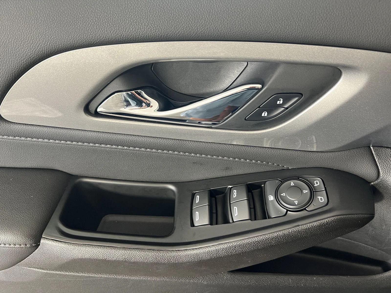 Used 2023 Sterling Gray Metallic Chevrolet LT Cloth image 7