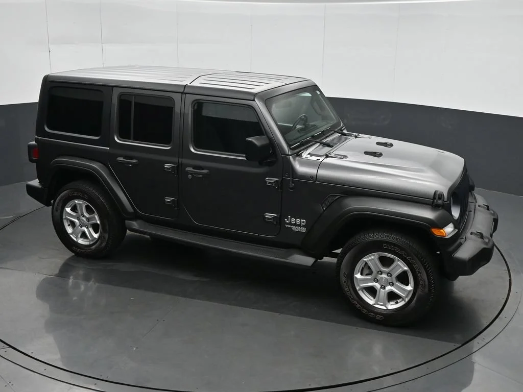 Used 2018 Gray Jeep Unlimited Sport S image 23