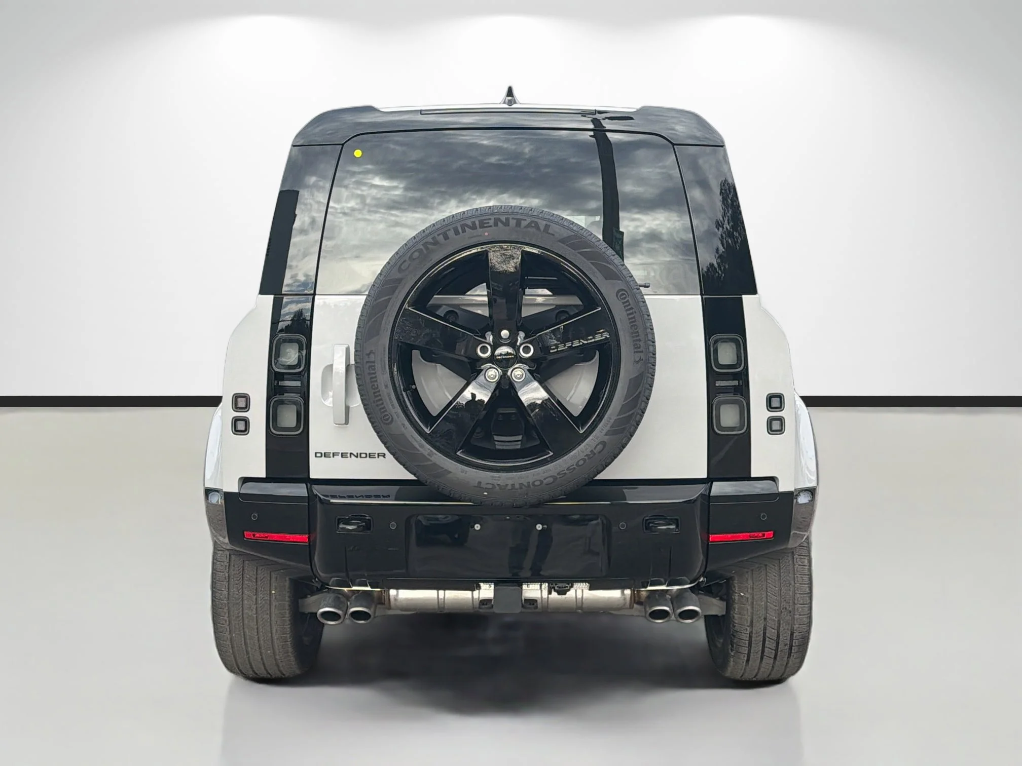 New 2026 Borasco Grey Metallic Land Rover X-Dynamic SE image 4