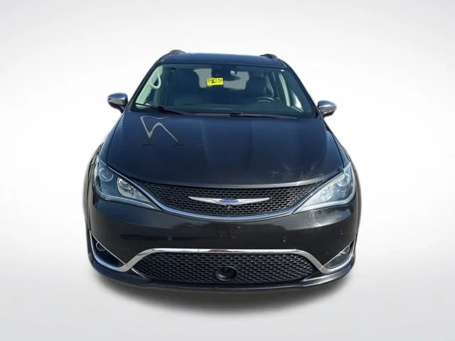 Used 2018 Black Chrysler Limited image 8