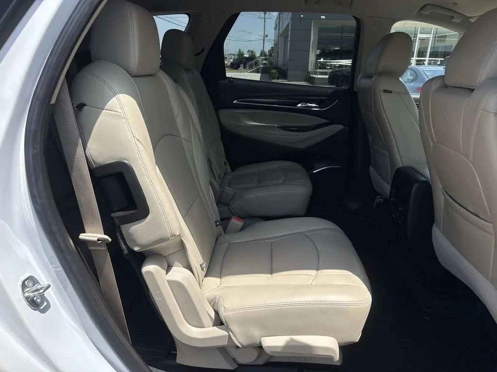 Used 2019 White Buick Essence image 10