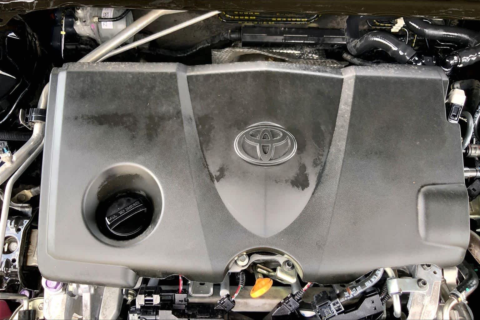 Used 2019 Midnight Black Metallic Toyota SE image 32