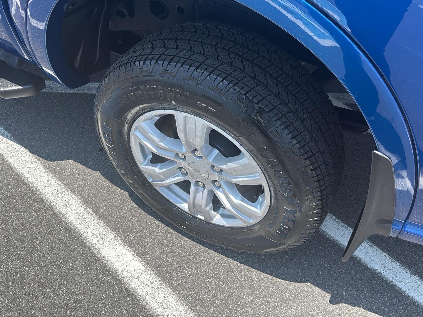 Used 2019  FORD  image 18