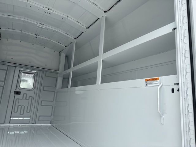 New 2025 Summit White Chevrolet 1WT image 11