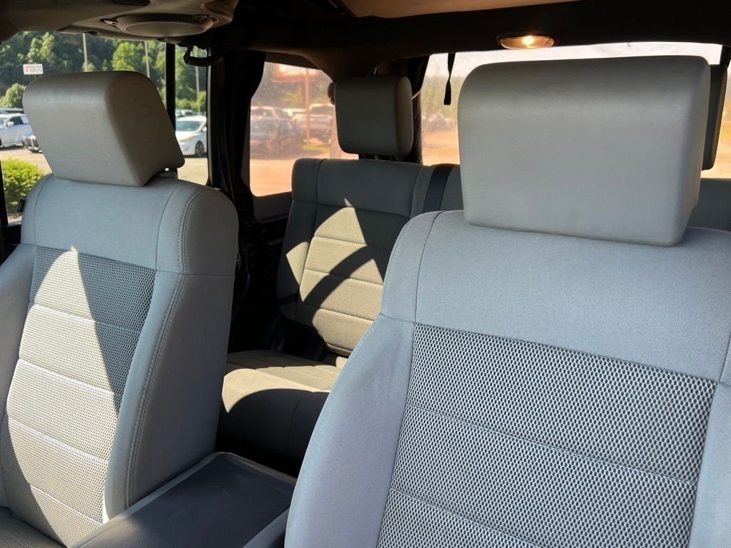 Used 2008 Steel Blue Metallic Jeep Unlimited Sahara image 28
