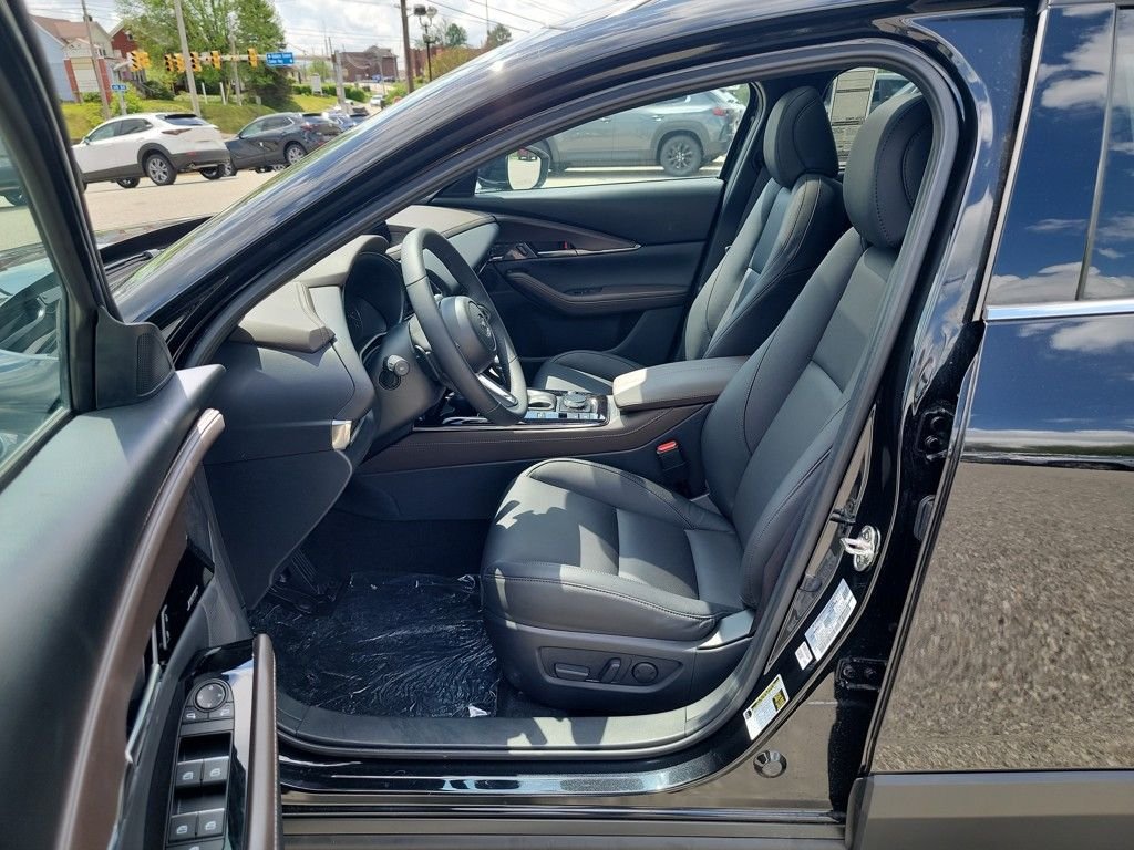 2025 Mazda CX-30 Premium - Photo 9