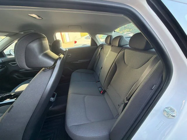 Used 2025 White Kia LXS image 16