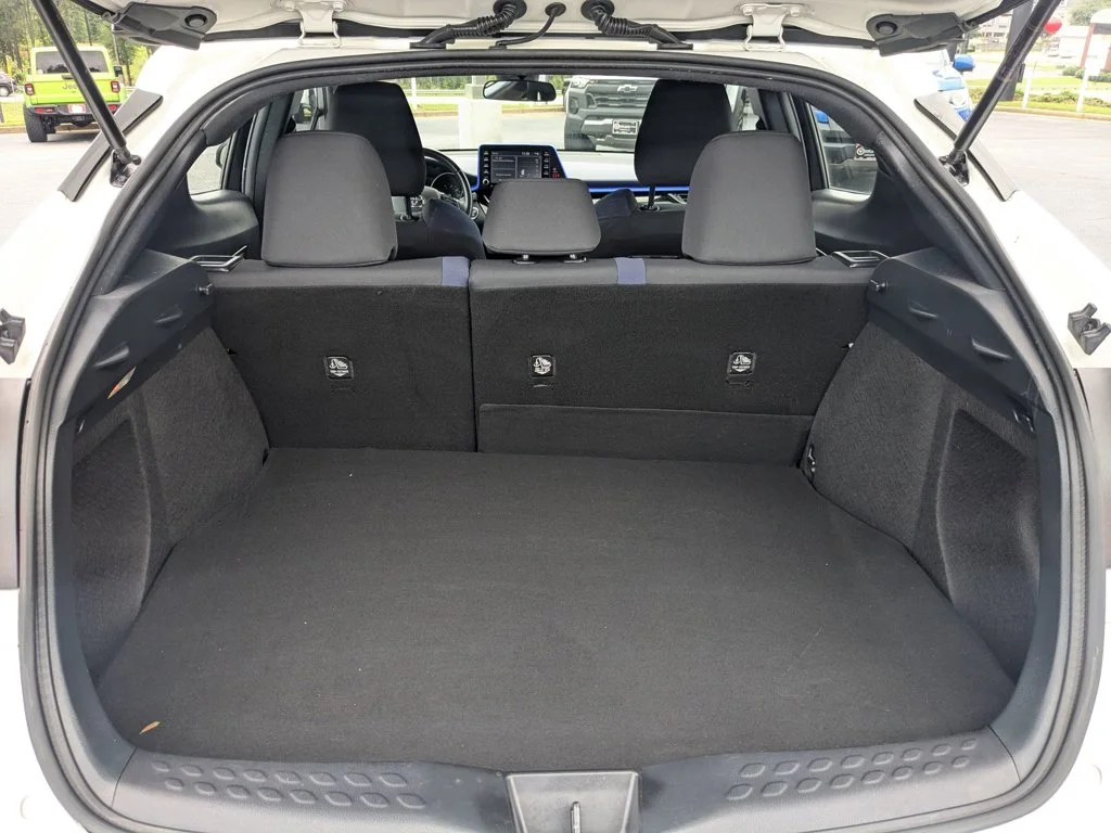 Used 2021  Toyota LE image 24