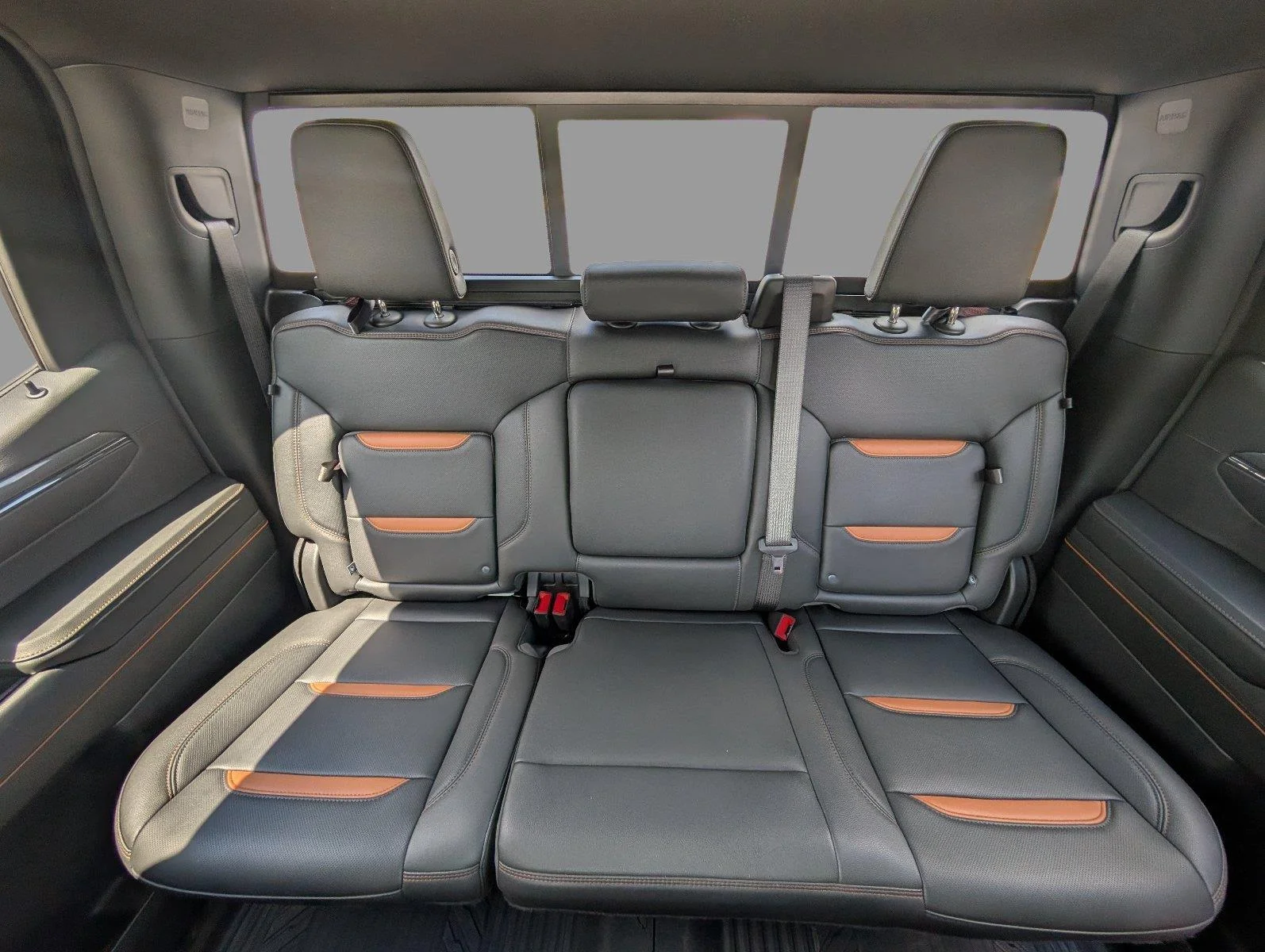 Used 2024 Summit White GMC AT4 image 34