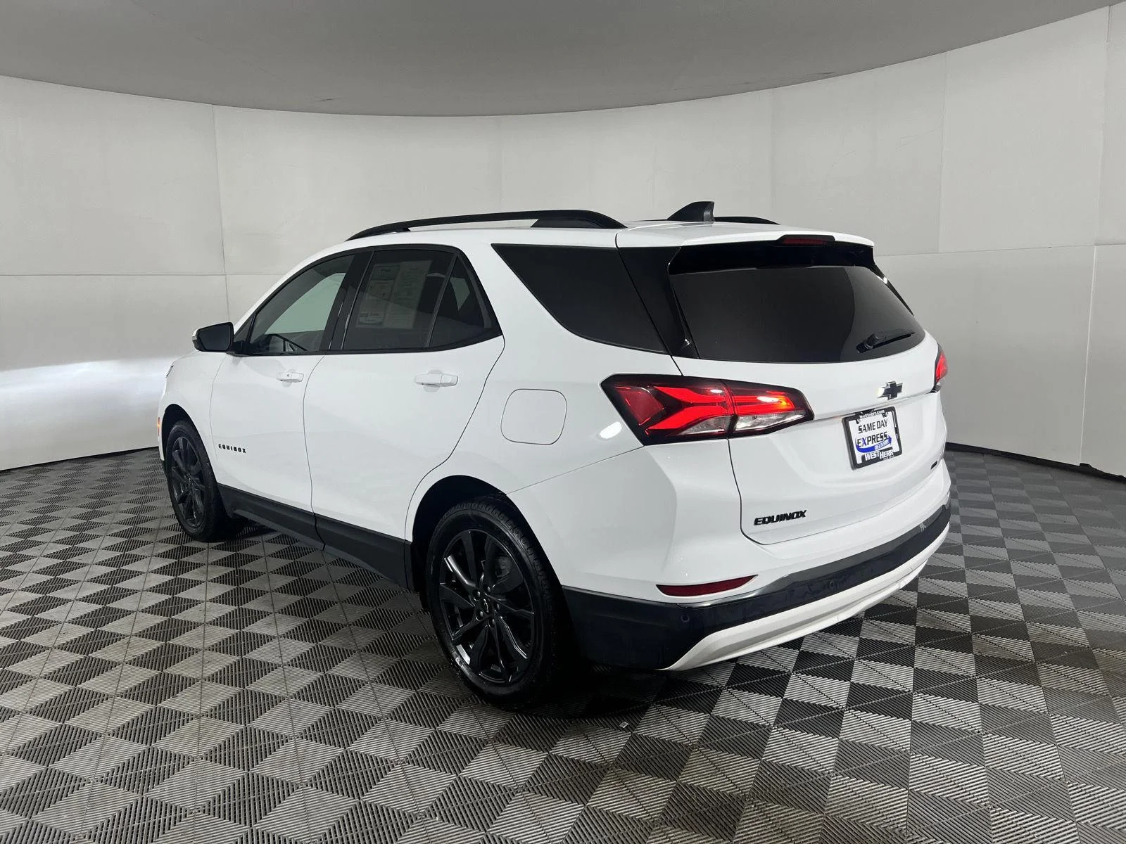 Used 2023 Summit White Chevrolet RS image 21