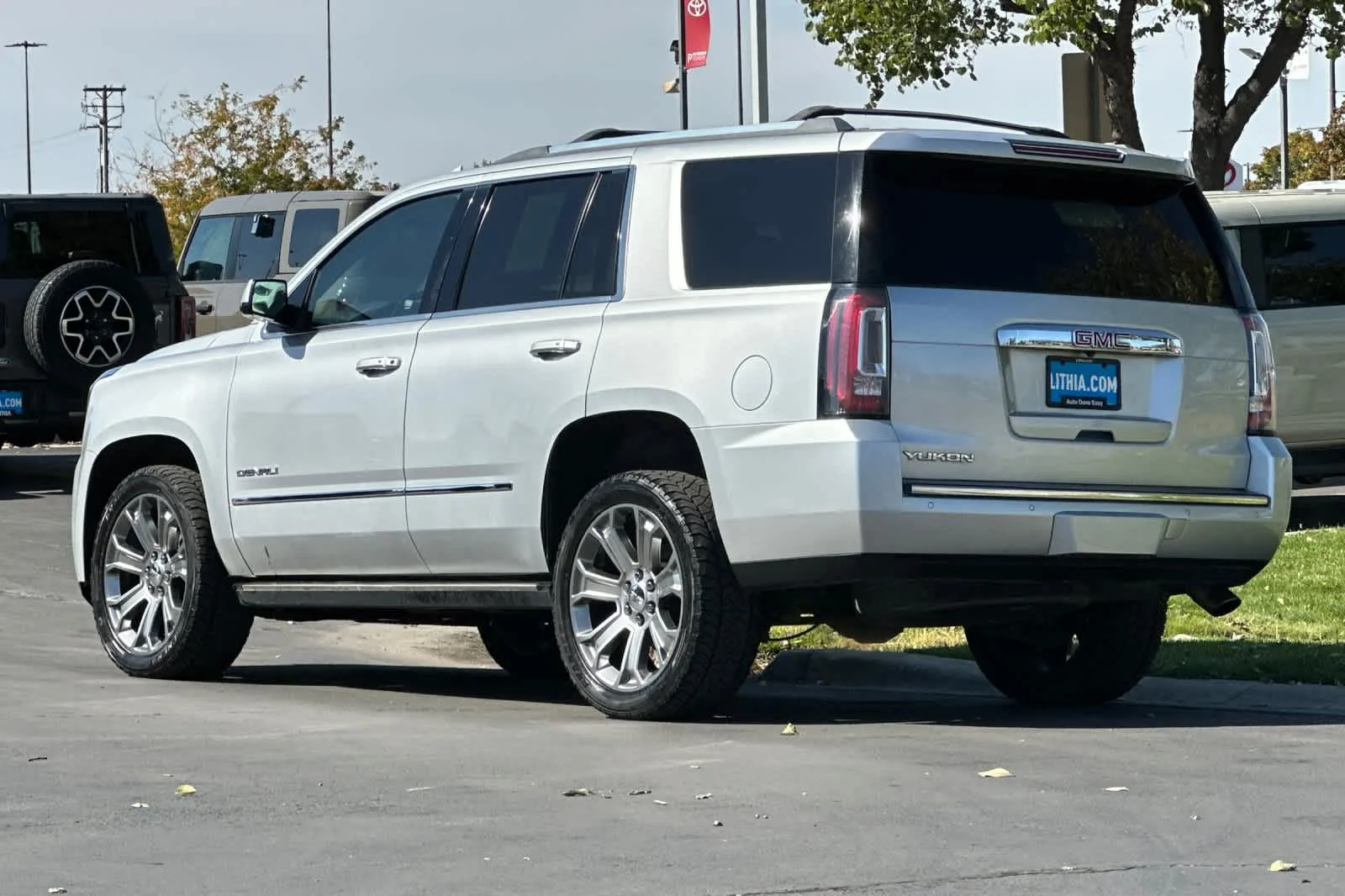 Used 2018 Quicksilver Metallic GMC Denali image 6