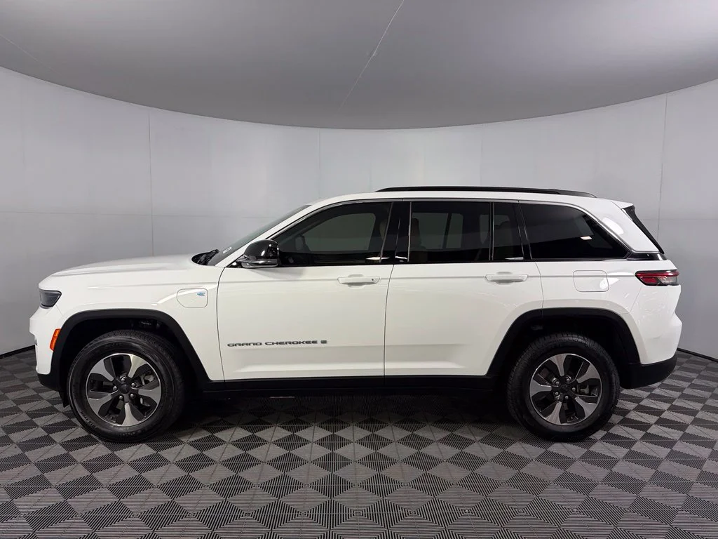 Certified Used 2024 White Jeep 4xe image 10