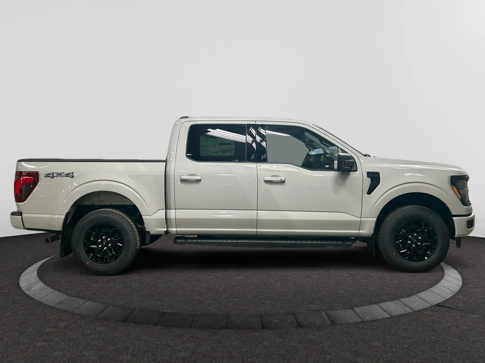 New 2026 Avalanche Ford XLT image 6