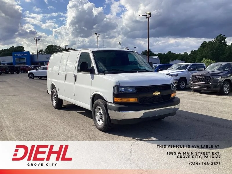 2026 Chevrolet Express 3500 Work Van HD's photo