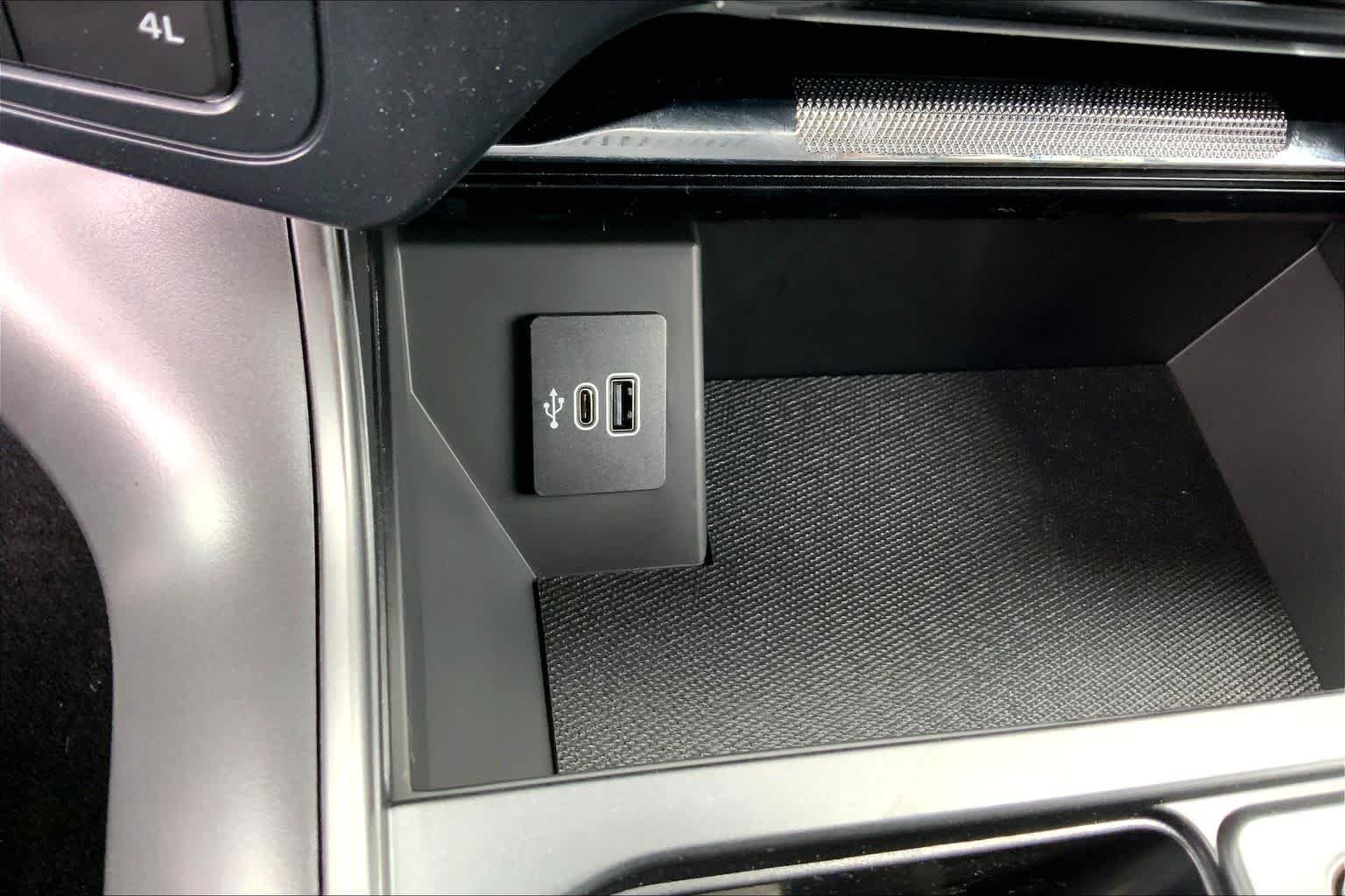 New 2026 Agate Black Metallic Ford Lariat® image 15