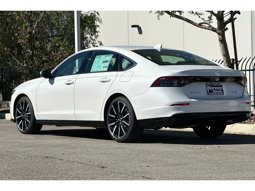 New 2026 Platinum White Pearl Honda Touring image 7