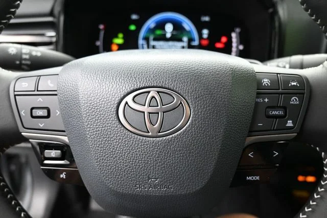 Used 2026  Toyota SE image 17